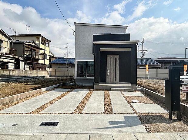 【外観写真/2号地モデルハウス】
近鉄南大阪線「古市」駅まで徒歩7~8分。歴史が息づく街並みに全7区画の分譲地が誕生!ご要望の多い間取りや、トレンドを集約した2号地モデルハウスを公開中です。