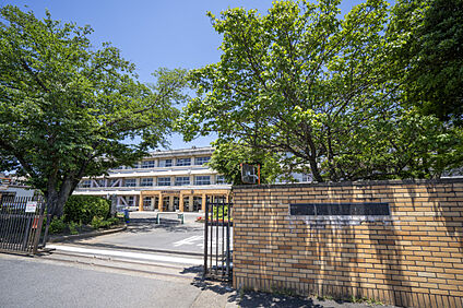 水戸市立笠原小学校 現地から1100m。(徒歩14分。)