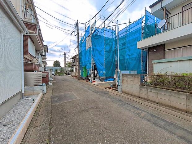【前面道路含む現地写真】
気になった物件すぐにご見学対応させていただきます♪平日・お仕事帰りなど、いつでもご案内可能です♪周辺環境と併せて、実際に現地をご確認ください♪