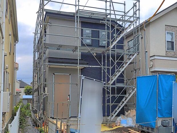 【現地外観写真】
ＪＲ南武線「谷保」駅まで徒歩10分♪
住環境良好な人気の低層住居専用地域に立地しております。守られた環境は、お子様との暮らしにもおすすめです。