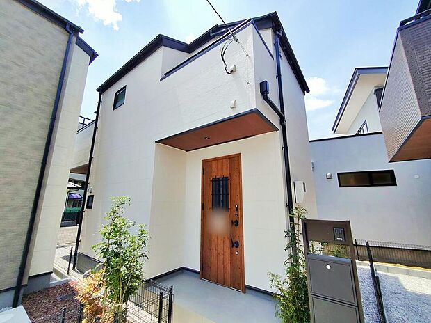 【現地外観写真】
住宅性能評価で耐震等級３（最高等級）を取得！お客様を守る大切な住宅だからこそ、第三者の検査を受けて安心して住んでいただける住宅をご案内させて頂きます。