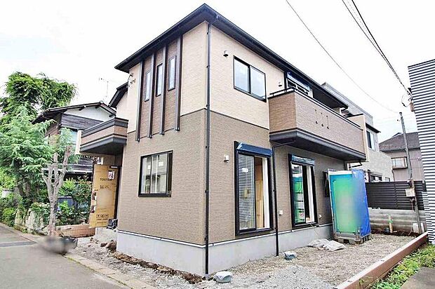 【現地外観写真】
ＪＲ中央線「東小金井」駅バス9分「関野橋」停歩5分♪
小金井公園や玉川上水がすぐそばにあり、緑豊かな環境が広がっています。小・中学校も近く、子育てファミリーにもおすすめのエリアです！