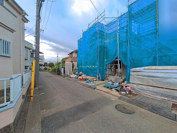 【前面道路含む現地写真】
いなげや小平鈴木町店まで徒歩4分、セブンイレブン小平新小金井街道店まで徒歩5分で急なお買物も便利♪