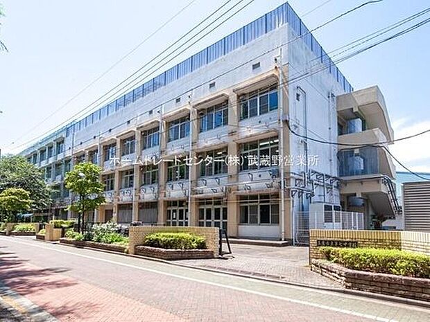 三鷹市立第七中学校(約650m)