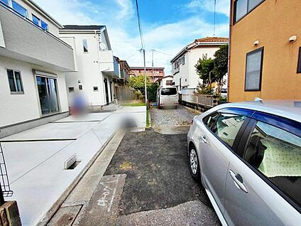 【前面道路含む現地写真】