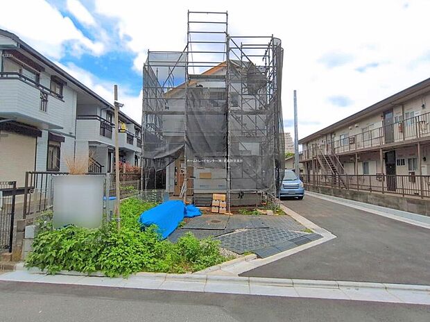 【現地外観写真】ひとたび扉を開けばそこに待っているのは上質な空間とマイホームでの新生活をイメージさせる優雅なひととき。「この家なら…」ではなく「ここに住みたい♪」と思う感動をお届けいたします。
