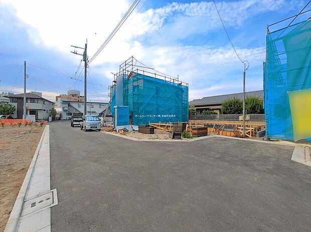 【【前面道路含む現地写真】4号棟】気になった物件すぐにご見学対応させていただきます♪平日・お仕事帰りなど、いつでもご案内可能です♪周辺環境と併せて、実際に現地をご確認ください♪
