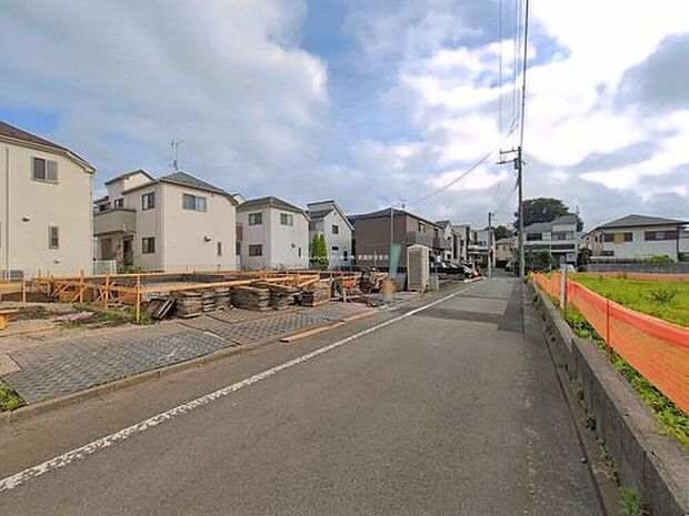 【【前面道路含む現地写真】】気になった物件すぐにご見学対応させていただきます♪平日・お仕事帰りなど、いつでもご案内可能です♪周辺環境と併せて、実際に現地をご確認ください♪