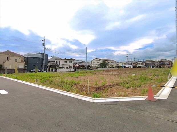 【現地外観写真】【現地外観写真】O号棟
気になった物件すぐにご見学対応させていただきます♪平日・お仕事帰りなど、いつでもご案内可能です♪周辺環境と併せて、実際に現地をご確認ください♪