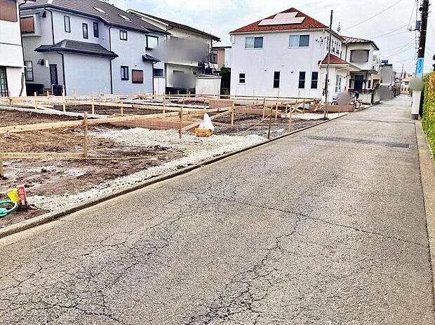 【前面道路含む現地写真】周辺情報など前原小学校まで徒歩2分、南中学校まで徒歩9分！お子様の登下校も安心の距離です♪
また、コープまで徒歩4分なので毎日のお買物も楽ちんです♪