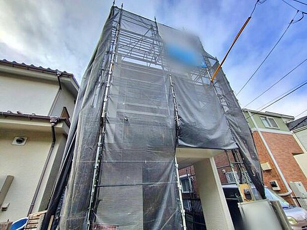 【【現地外観写真】】ひとたび扉を開けばそこに待っているのは上質な空間とマイホームでの新生活をイメージさせる優雅なひととき。「この家なら…」ではなく「ここに住みたい♪」と思う感動をお届けいたします。