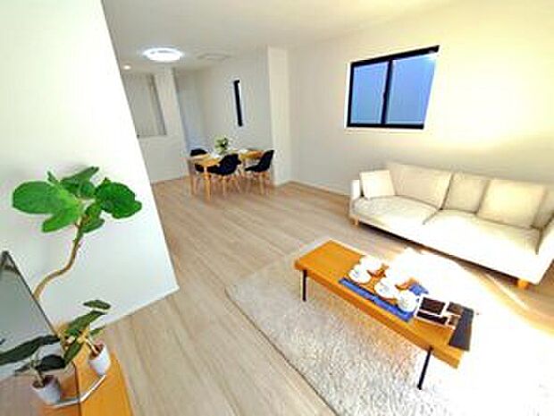 【～Living Room～】『LDKは家族だんらんをデザイン』家族が集まり一緒の時間がすごせる工夫がされております。何気ない一日のひとコマが何者にも代えがたい宝物になることでしょう♪※家具は付きません