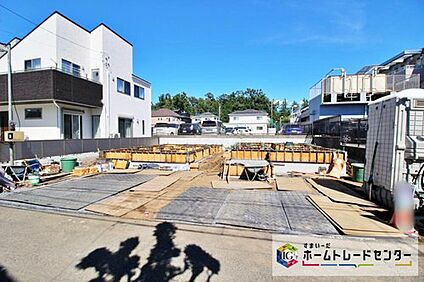 【前面道路含む現地写真】