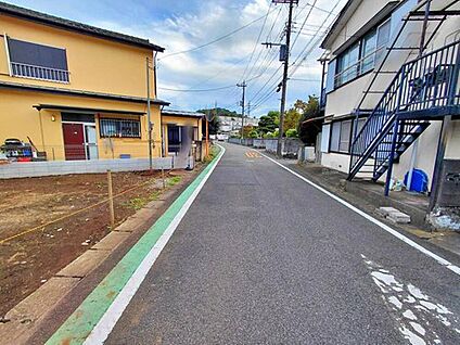 【前面道路含む現地写真】