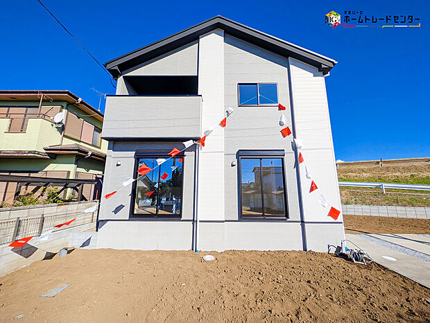 【KEIAI LIGARE -ケイアイ リガーレ-】
”人をつなぎ、家族を結ぶ”空間づくり。シックで重厚感のある、ワンランク上のデザイン住宅。
JR成田線「布佐」駅まで徒歩12分！