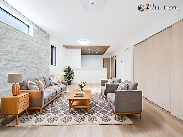 インテリアプランが考えやすいワイドなリビング♪広々としたLDKに、自分好みのインテリアでレイアウト。季節ごとに模様替えなども、楽しみの一つとなりそうです
※こちらの写真は、家具をCGで合成したものです