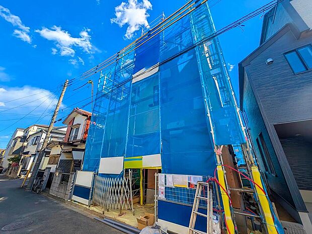 嬉しい仕様設備♪
3階建て、2階リビング、浴室乾燥機、LDK19帖、全洋室、WIC、パントリー、全室ペアガラス、カースペース1台分等!