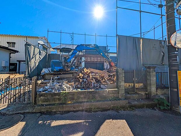 「大津ヶ丘団地」バス停まで徒歩12分、JR常磐線・東武野田線「柏」駅までバス乗車20分！安心の「住宅性能評価」取得物件！地震に強い家！確かな品質が暮らしの未来を支える、長期優良住宅！