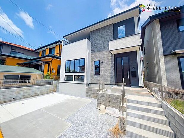 【 現地外観写真】嬉しい設備仕様♪
食洗機、浴室暖房乾燥機、水廻り集中設計、全洋室、納戸、WIC、インナーバルコニー、駐車2台可能等♪