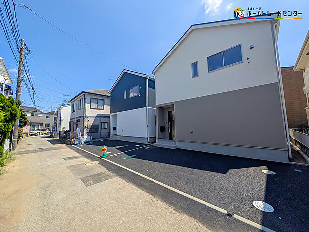 【前面道路含む現地写真】2025年8月完成！
平日・お仕事帰りなど、いつでもご案内致します！
お気軽にお問い合わせ下さい♪