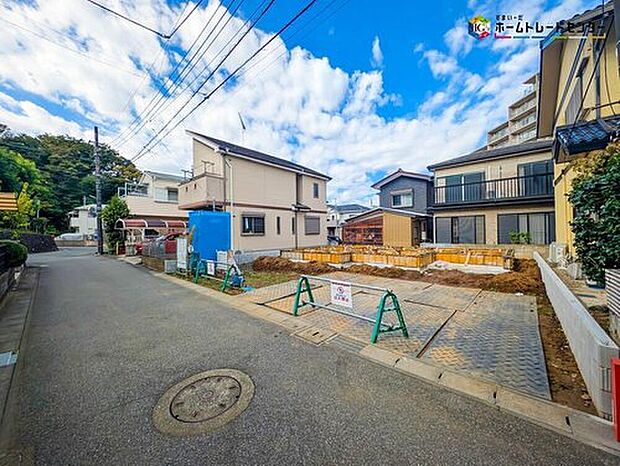 【前面道路含む現地写真】2026年1月完成予定!
平日・お仕事帰りなど、いつでも現地ご案内致します!
お気軽にお問い合わせ下さい♪