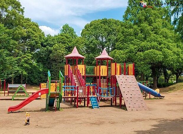 県立柏の葉公園（約1,300m）