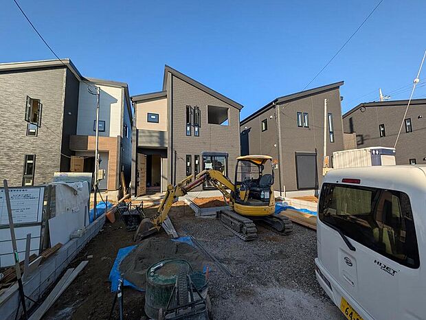 【前面道路含む現地写真】安心の住宅性能評価取得物件!耐震性などで最高等級を取得♪
国土交通大臣認定の第三者機関による厳重なチェックを行い、安心・安全な新築一戸建てを提供します。