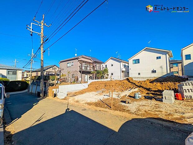【前面道路含む現地写真】2026年3月完成予定！
平日・お仕事帰りなど、いつでもご案内致します！
お気軽にお問い合わせ下さい。