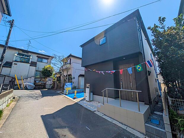 【前面道路含む現地写真】建物完成しましたので、ご予約で内見可能です♪
平日・お仕事帰りなど、いつでもご案内致します！
お気軽にお問い合わせ下さい♪