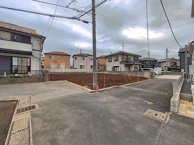 【前面道路含む現地写真】2026年8月完成予定！
平日・お仕事帰りなど、いつでもご案内致します！
お気軽にお問い合わせ下さい。