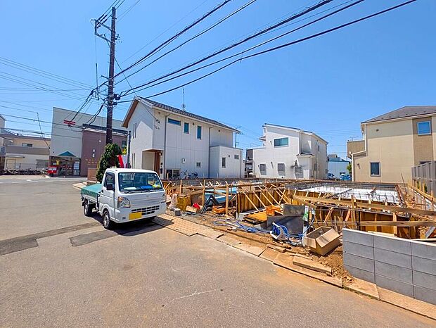 【前面道路含む現地写真】2026年7月完成予定！平日・お仕事帰りなど、いつでもご案内致します！お気軽にお問い合わせ下さい♪