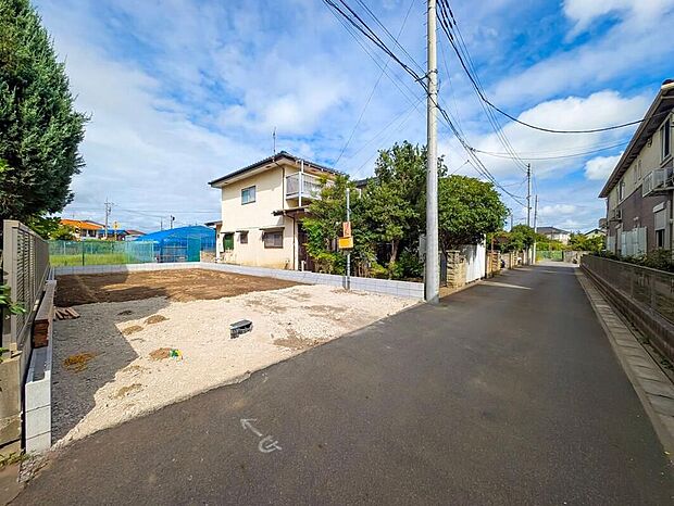 【前面道路含む現地写真】2026年11月完成予定!平日・お仕事帰りなど、いつでもご案内致します!お気軽にお問い合わせ下さい♪