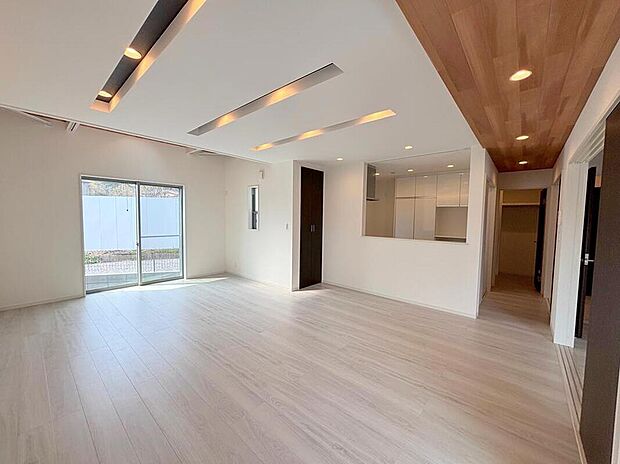 ◆LDKはご家族みんなが揃う大切な空間です♪テーブルやソファ、カーテン選び、レイアウトを考えるのも楽しいですね♪笑顔溢れる楽しい暮らしをイメージしながらご見学ください♪