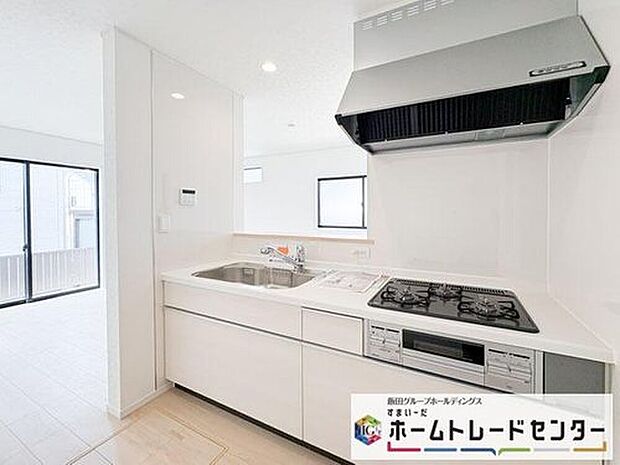 ◆人気の対面式キッチン。お食事の準備をしながらでもご家族とのコミュニケーションを楽しめます♪ぜひご見学の際にはキッチンに立ち、生活をイメージしてください。