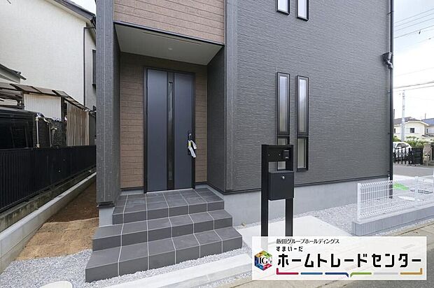 ◆TVモニター付きインターホンはカラーモニターで来訪者もひとめで分かります♪留守の間の来訪者が確認できる嬉しい録画機能付き！お子様が一人で留守番の間も安心です。