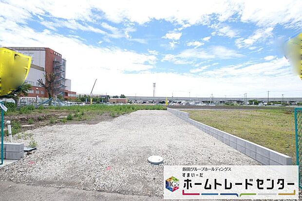 【現地外観写真】◆休日にご家族揃ってご見学はいかがでしょうか♪実際の現地を見てみると図面などではわからない、新たな発見もありますのでまずはお気軽にお問い合わせください♪