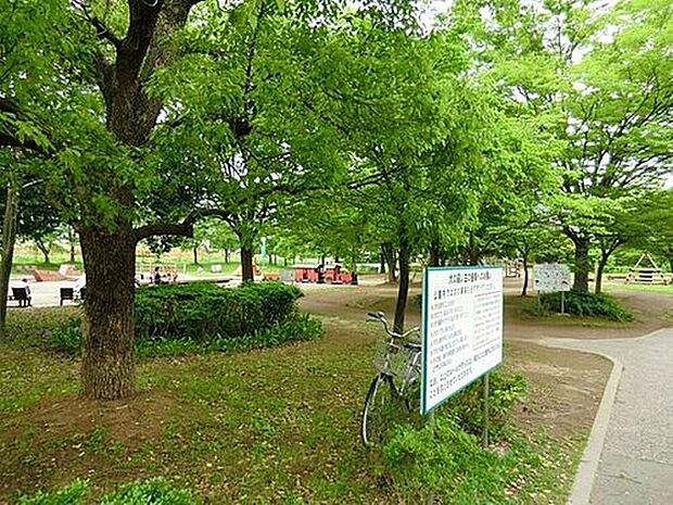 岩槻城址公園（約750m）