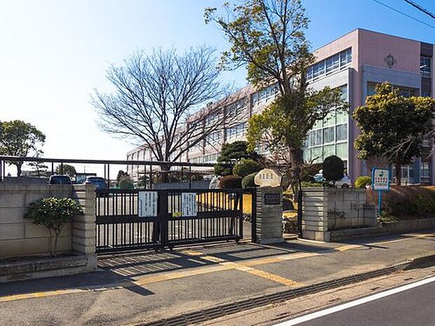 北本市立北本中学校（約1,200m）