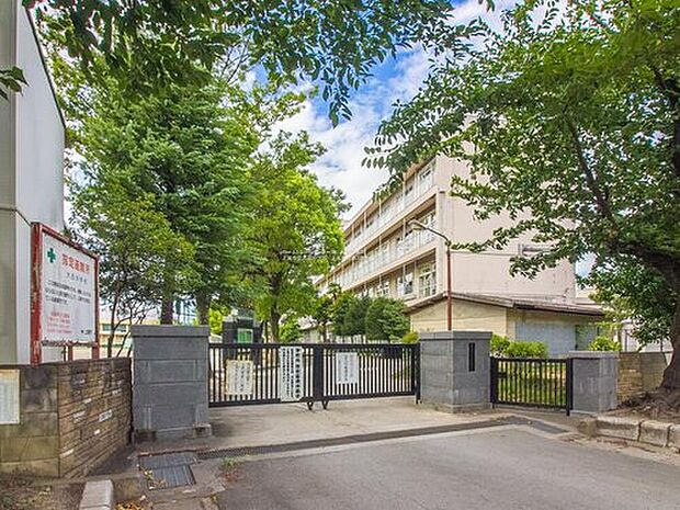 上尾市立大石中学校(約1,500m)