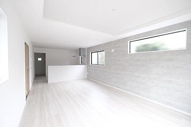 【リビング】◆LDKはご家族みんなが揃う大切な空間です♪テーブルやソファ、カーテン選び、レイアウトを考えるのも楽しいですね♪笑顔溢れる楽しい暮らしをイメージしながらご見学ください♪