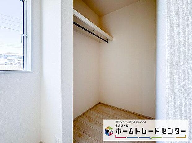 【リビング以外の居室】◆2階の各居室にはそれぞれ収納を完備！しっかりとした容量のスペースを確保しているので、お部屋は美しい空間を保てますね♪