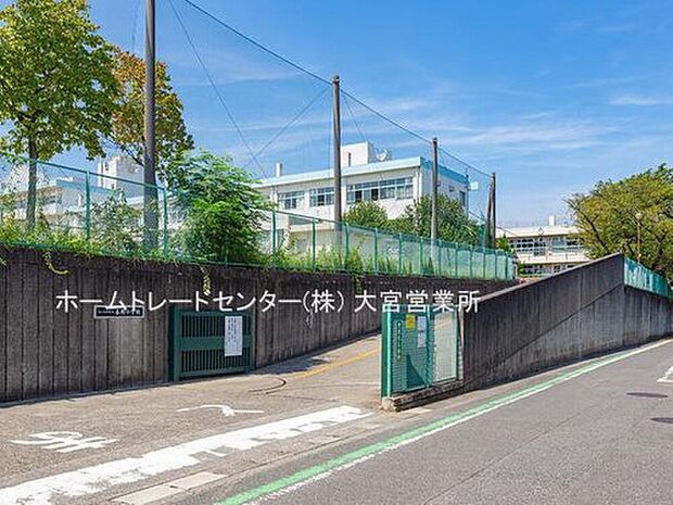 さいたま市立春岡小学校(約1,400m)
