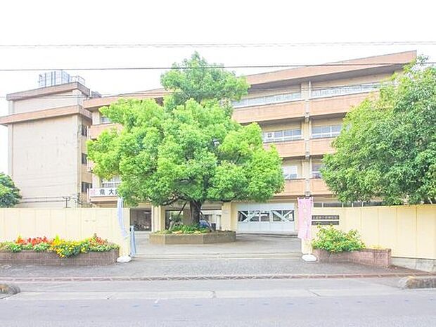 上尾市立東中学校（約750m）