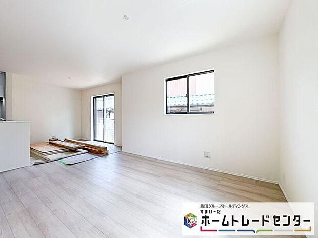 【リビング】◆LDKはご家族みんなが揃う大切な空間です♪テーブルやソファ、カーテン選び、レイアウトを考えるのも楽しいですね♪笑顔溢れる楽しい暮らしをイメージしながらご見学ください♪