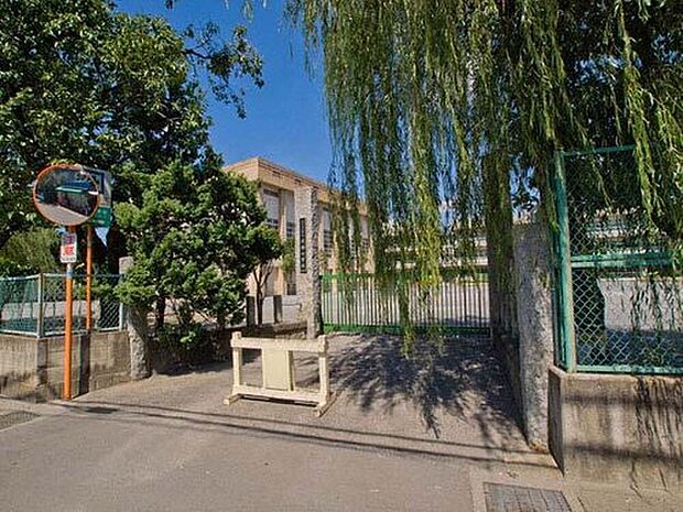 さいたま市立片柳小学校（約870m）