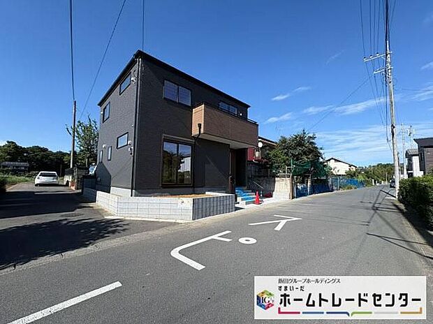 【前面道路含む現地写真】◆資料送付・ご見学即対応!建物完成しておりますので、室内ご内覧いただけます♪ご不明点等、スタッフがしっかりと説明させていただきますので、安心して現地をご覧ください♪