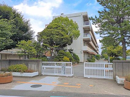 上尾市立東町小学校 920m(徒歩12分)