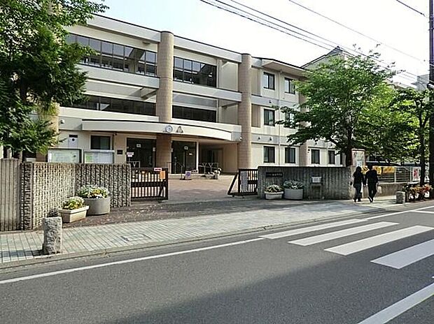 さいたま市立桜木中学校(約800m)