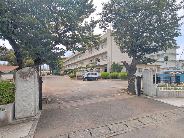 上尾市立太平中学校（約1,600m）