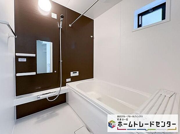 【浴室】◆毎日の疲れをいやす浴室は1坪タイプです。足を伸ばしてゆっくりとくつろげます。浴室暖房乾燥機も標準装備です♪